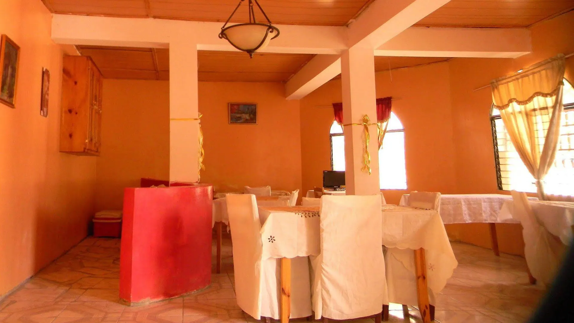 Hotel De La Decouverte Les Cayes